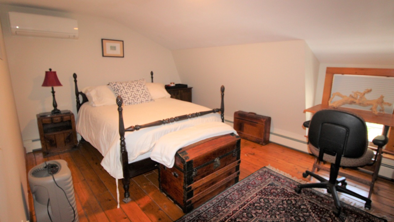 Photo of Bedroom in Brewster