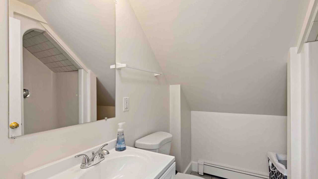 Photo of Bathroom in High Street Hill
