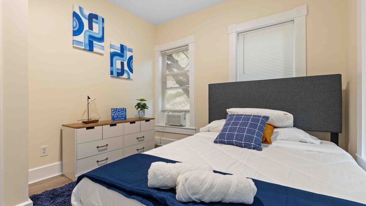 Photo of Bedroom in High Street Hill