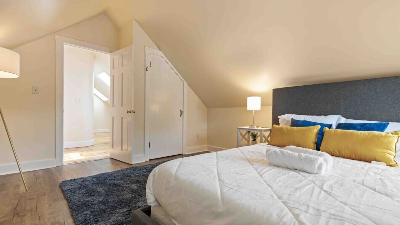 Photo of Bedroom in High Street Hill