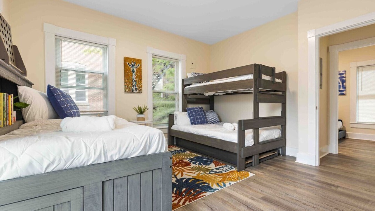 Photo of Bedroom in High Street Hill