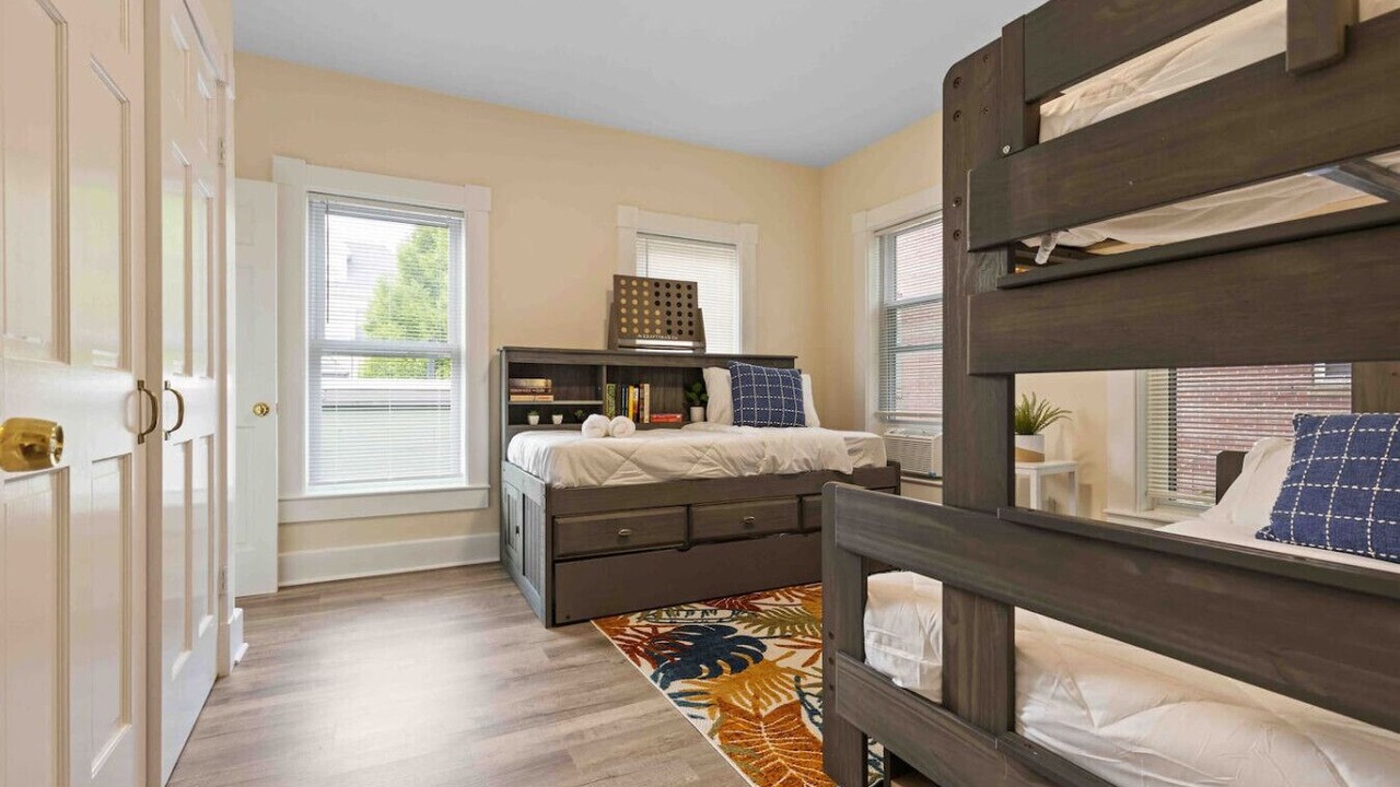 Photo of Bedroom in High Street Hill