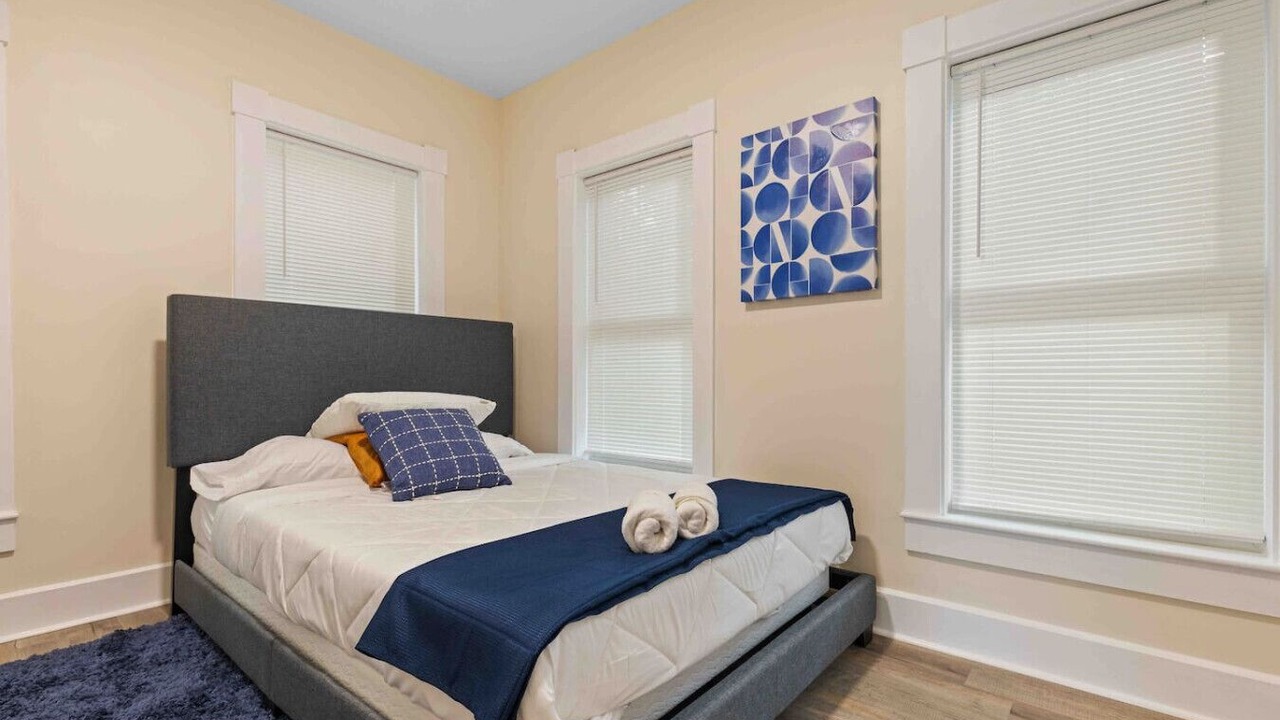 Photo of Bedroom in High Street Hill