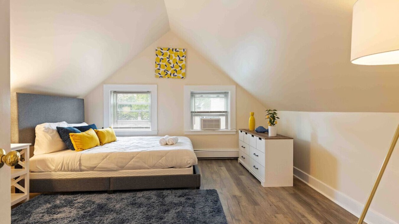 Photo of Bedroom in High Street Hill