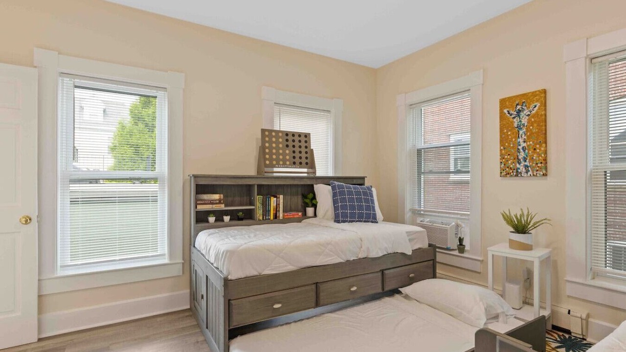 Photo of Bedroom in High Street Hill