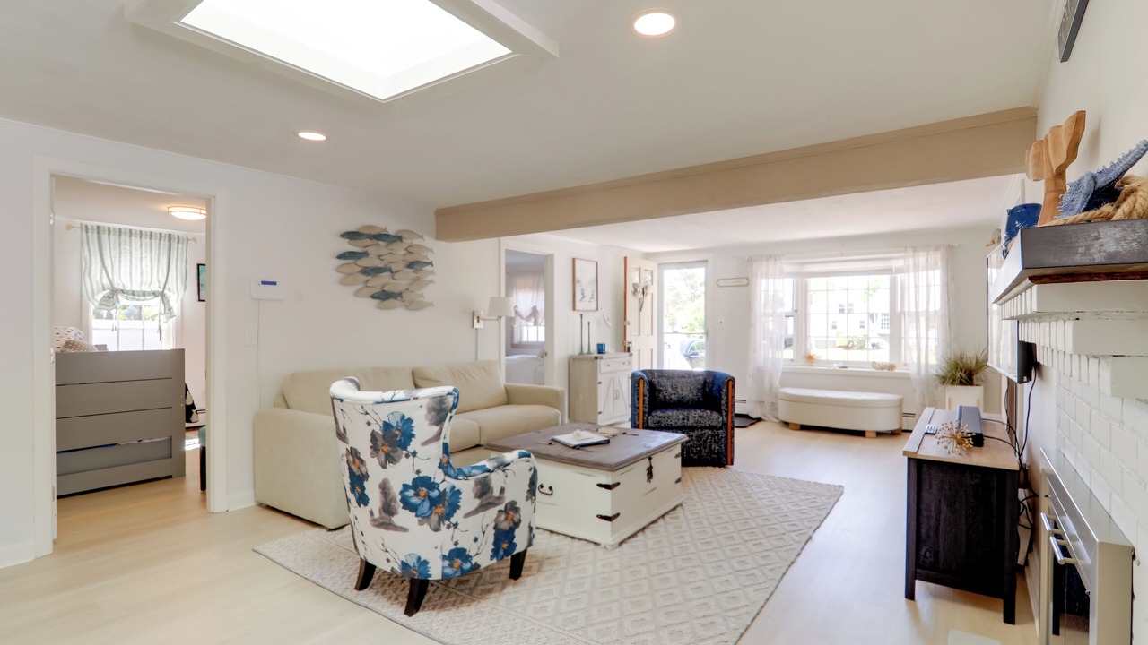 Photo of Livingroom in West Yarmouth