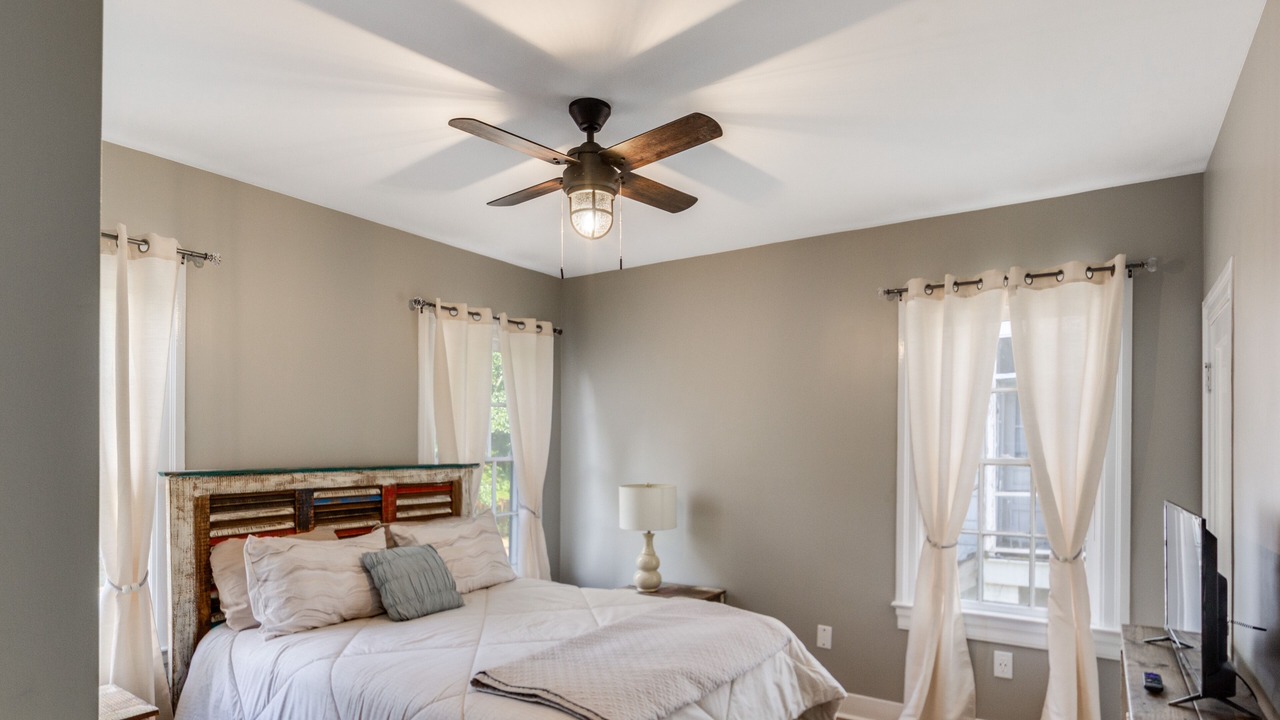 Photo of Bedroom in Fondren