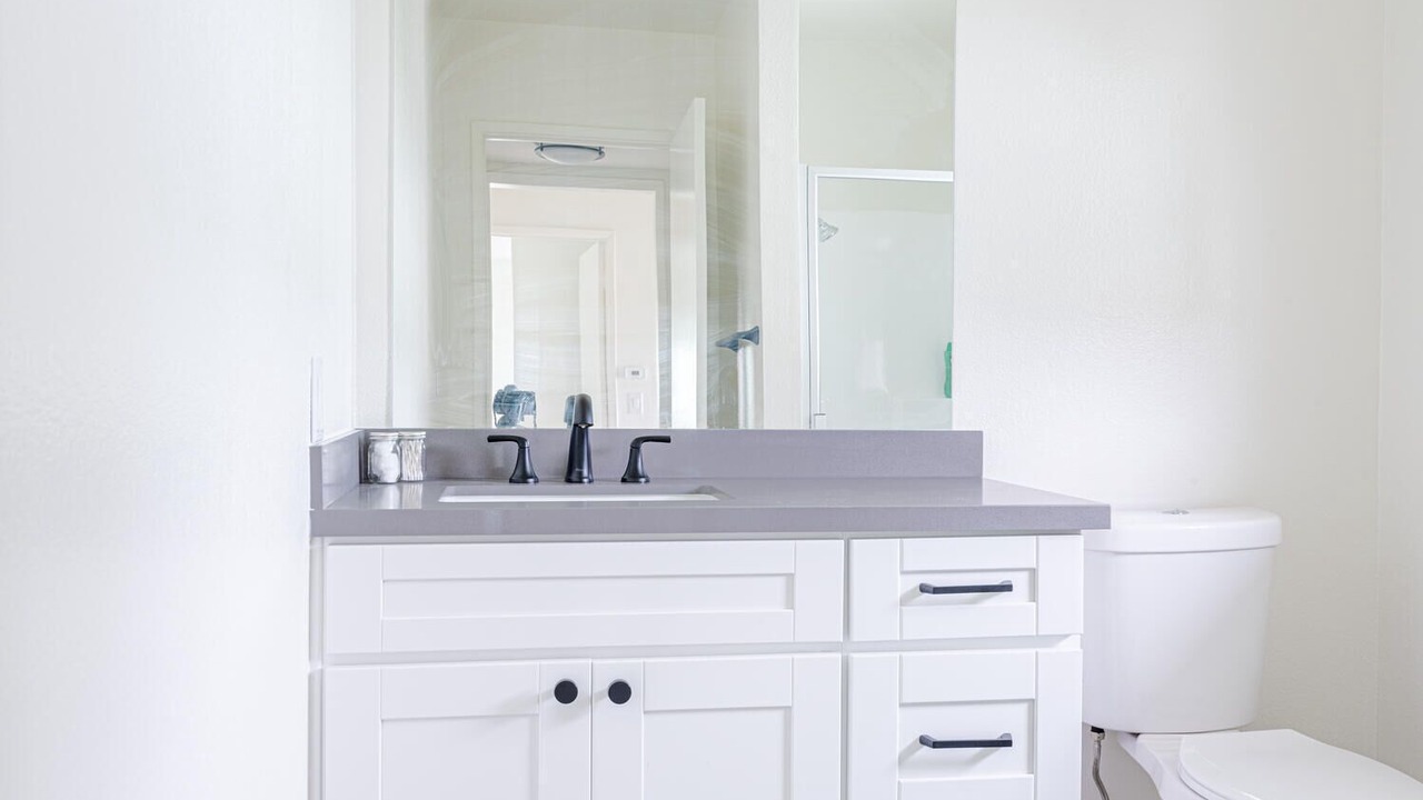 Photo of Bathroom in Oxnard Dunes