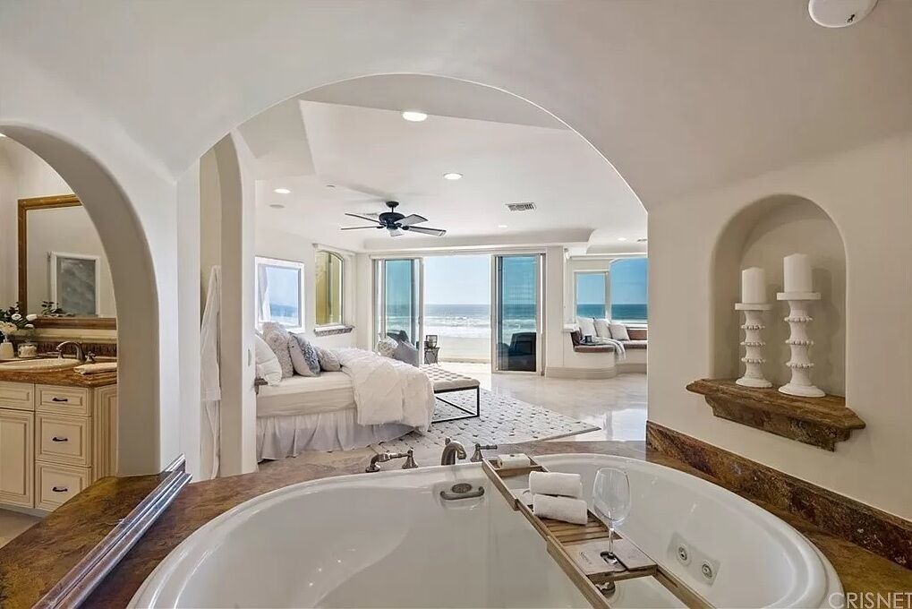 Photo of Bathroom in Oxnard Shores