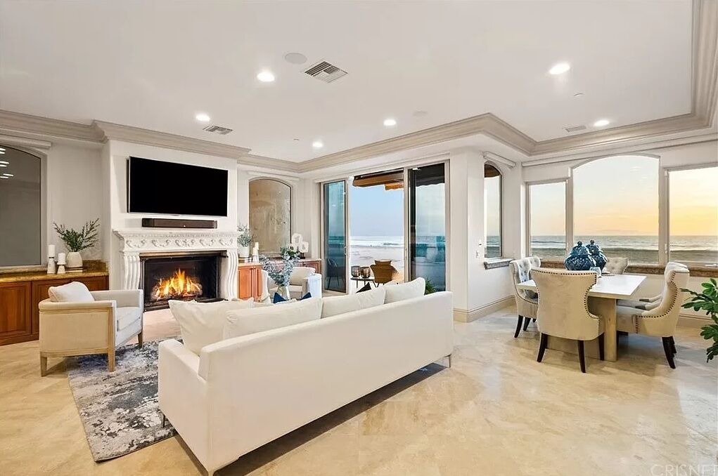 Photo of Livingroom in Oxnard Shores