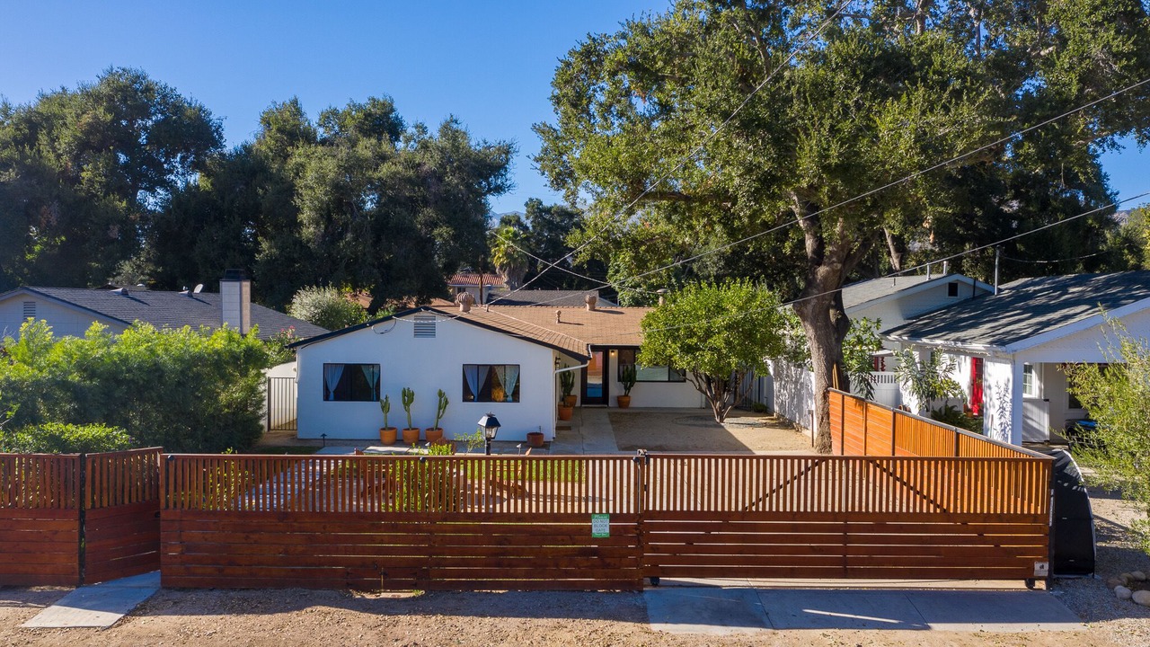 Photo of Outdoor in Meiners Oaks