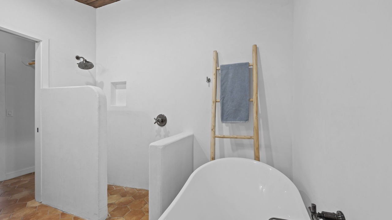 Photo of Bathroom in Meiners Oaks