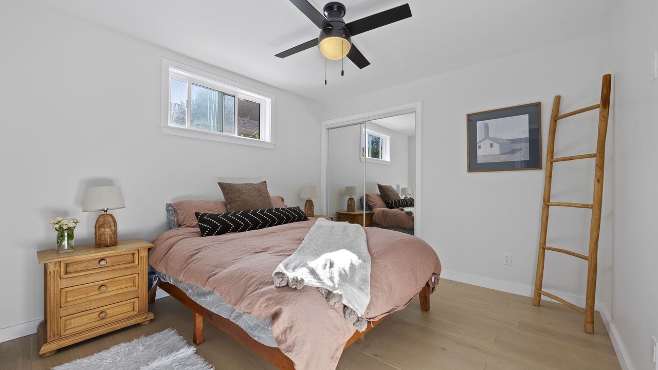 Photo of Bedroom in Meiners Oaks