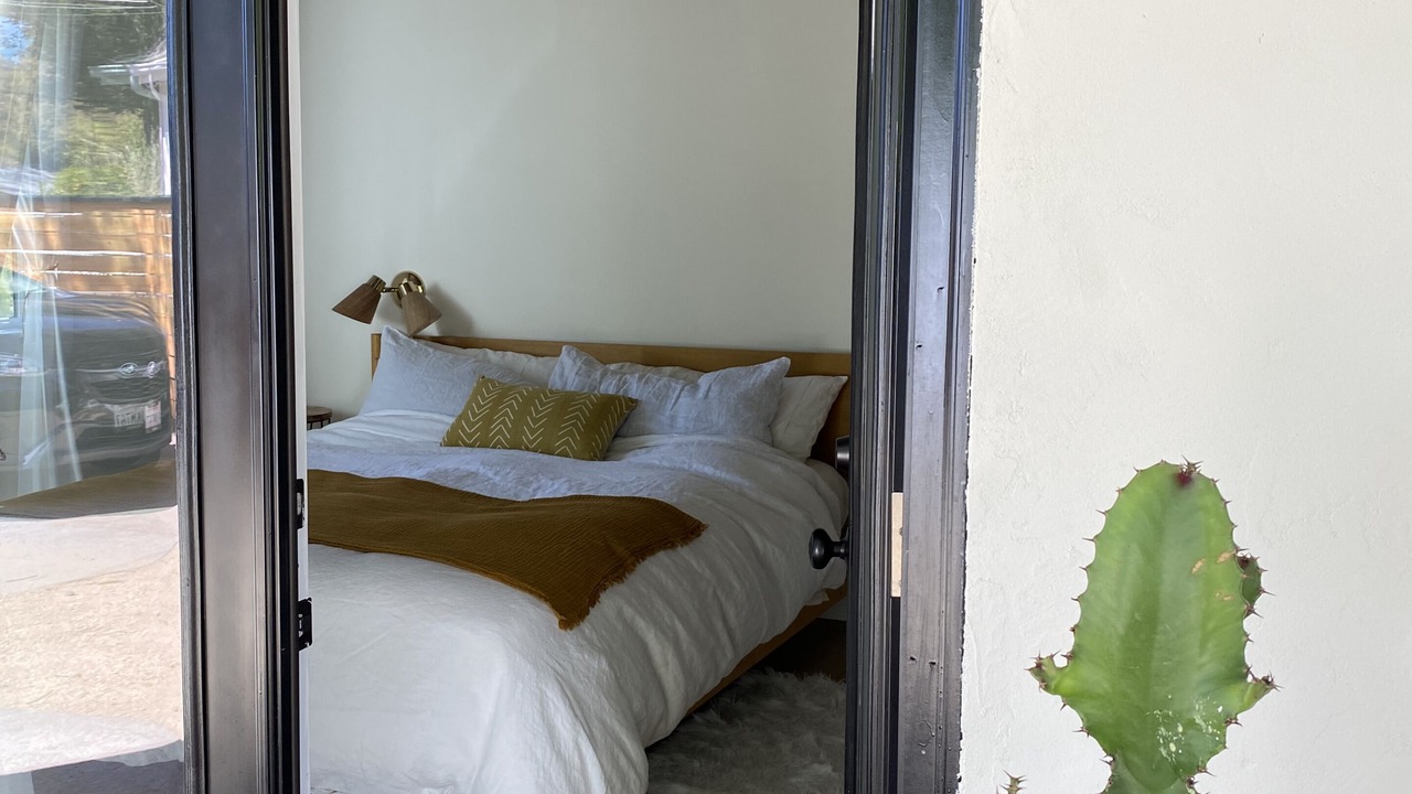 Photo of Bedroom in Meiners Oaks