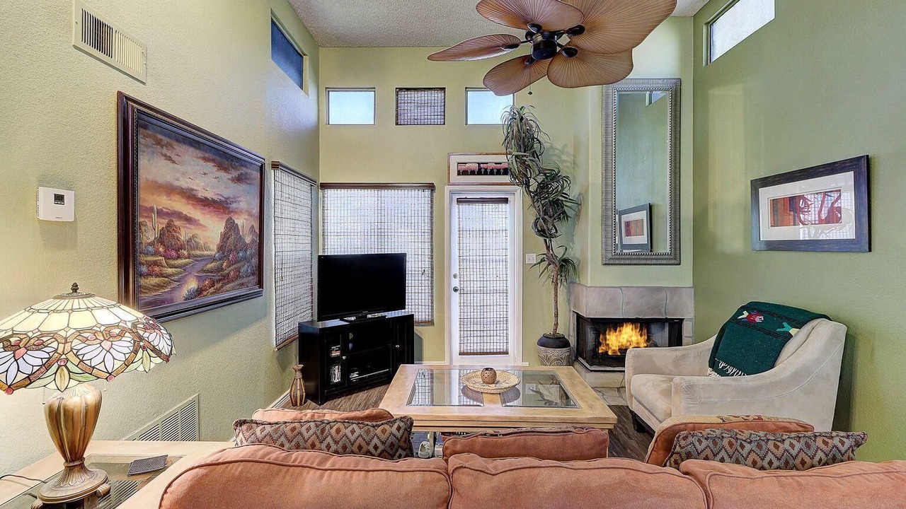 Photo of Livingroom in Central Scottsdale