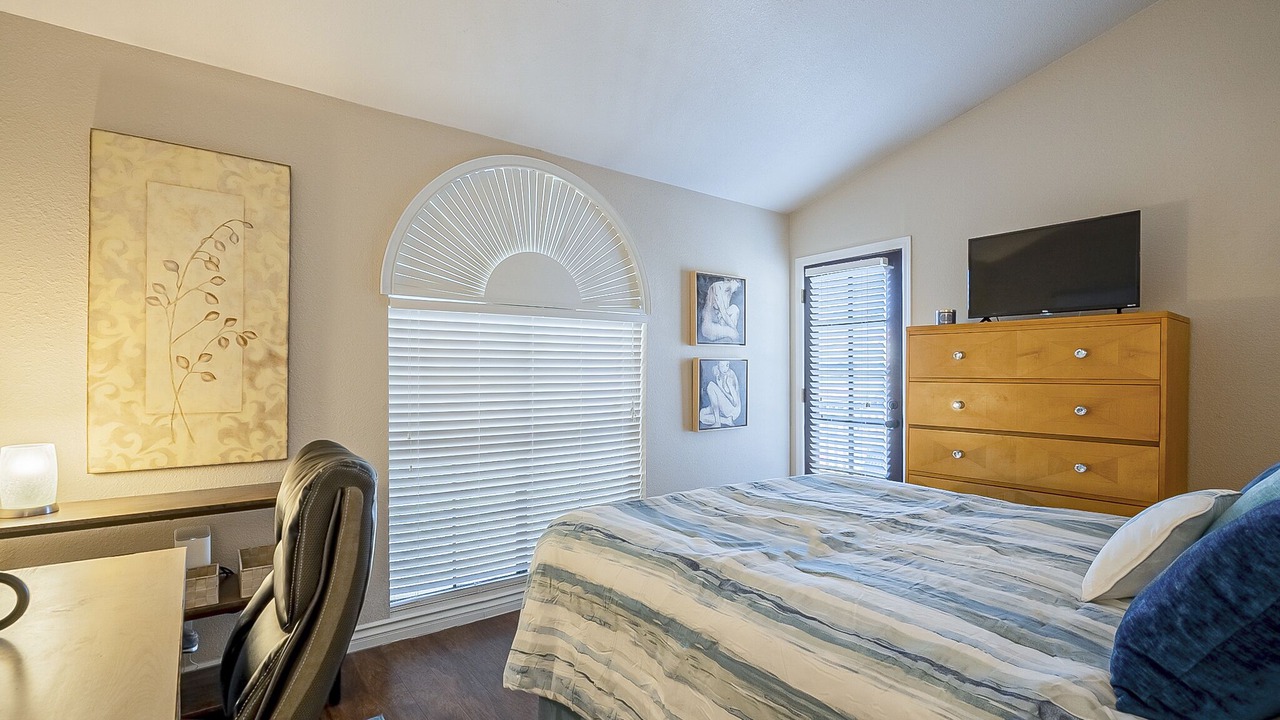Photo of Bedroom in Central Scottsdale