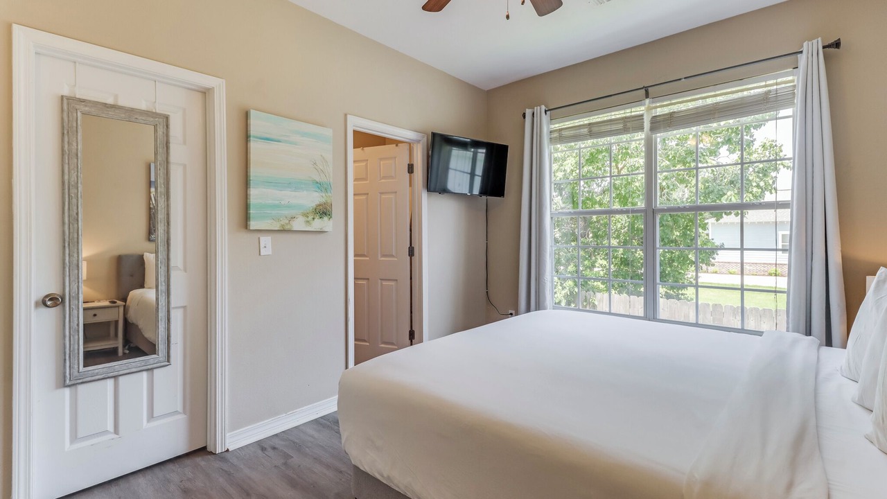 Photo of Bedroom in Long Beach