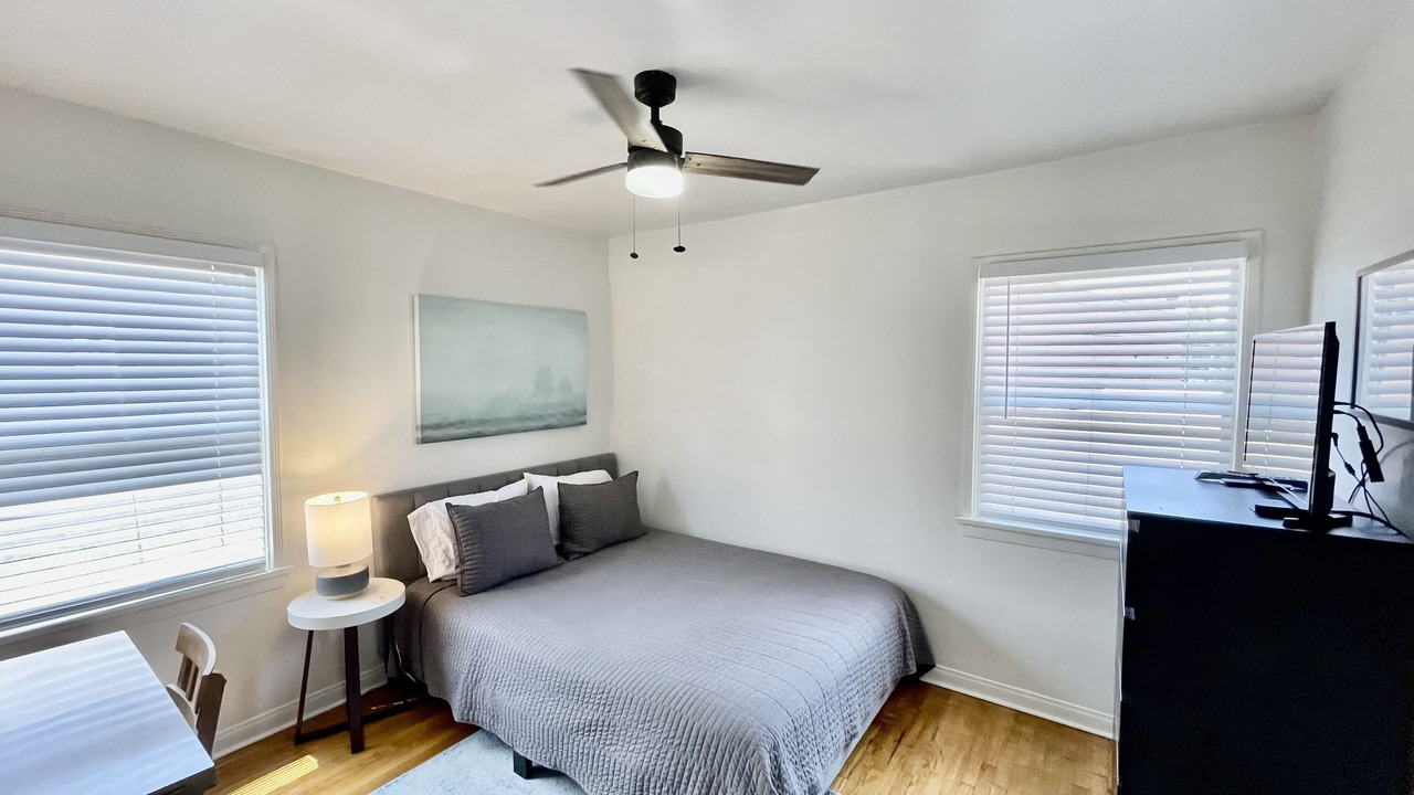 Photo of Bedroom in Bixby Knolls
