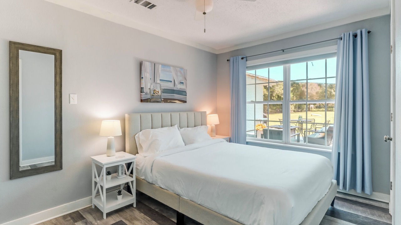 Photo of Bedroom in Long Beach
