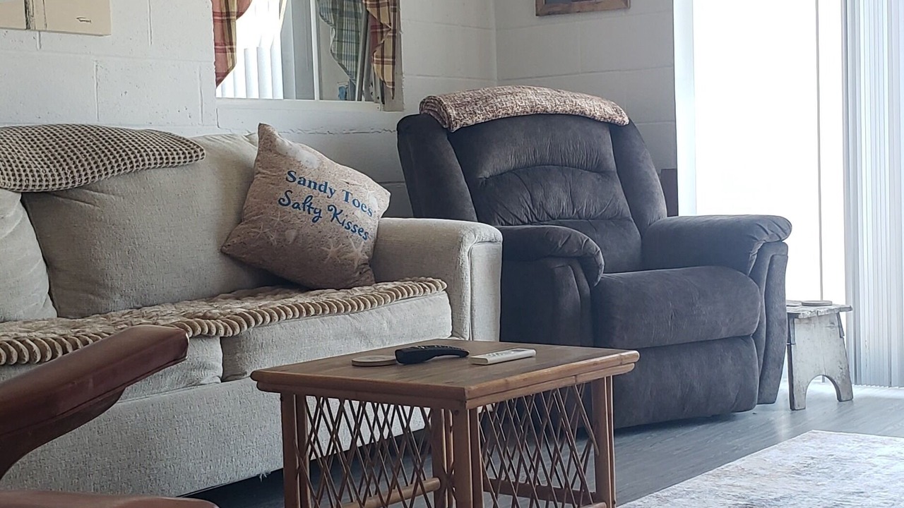Photo of Livingroom in Deal Island