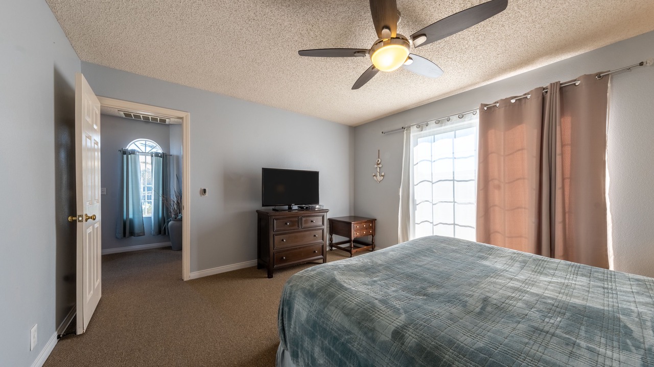 Photo of Bedroom in Oxnard Shores
