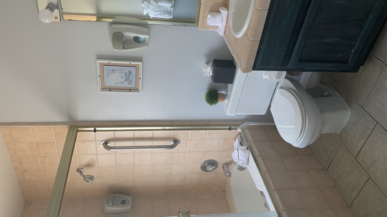 Photo of Bathroom in Oxnard Shores