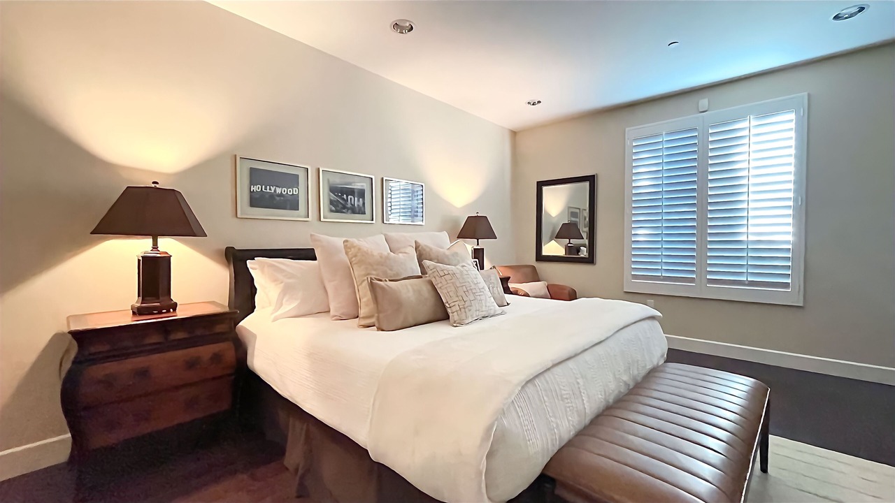Photo of Bedroom in Pico - Robertson