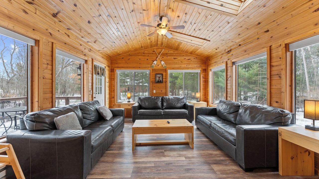 Photo of Livingroom in Spring Brook