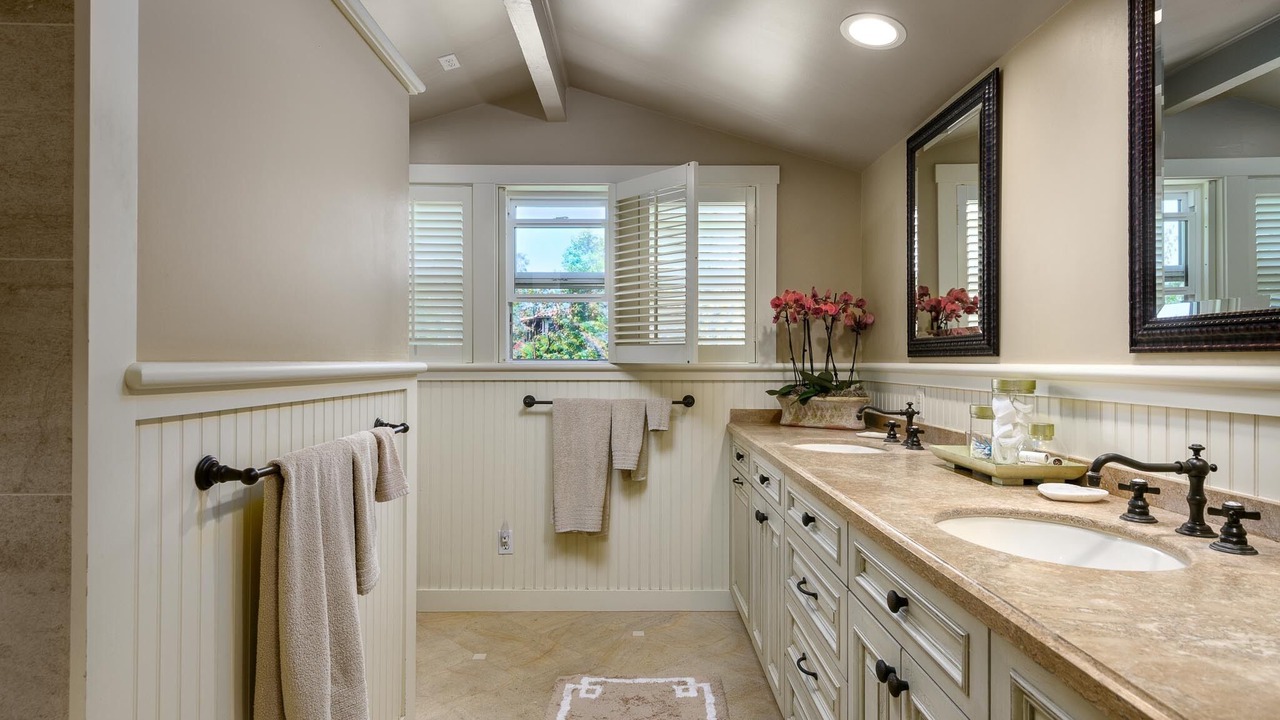 Photo of Bathroom in Toro Canyon