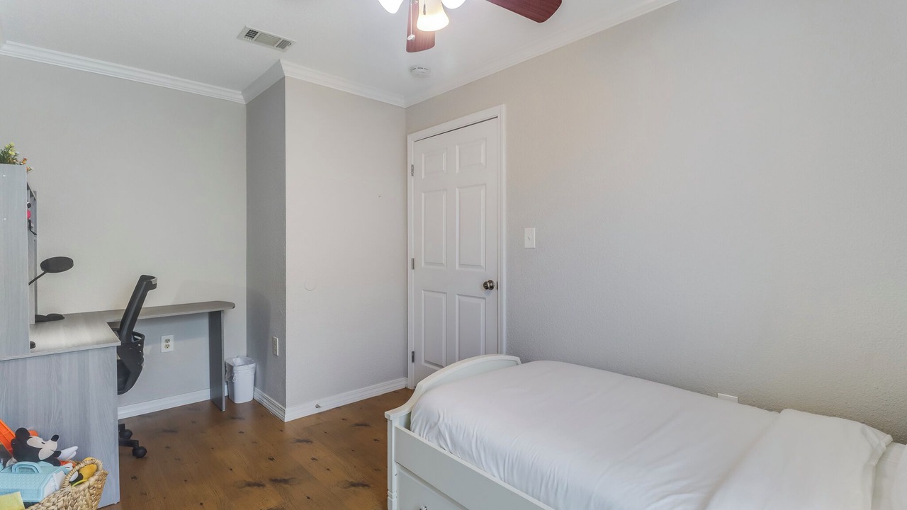 Photo of Bedroom in Long Beach