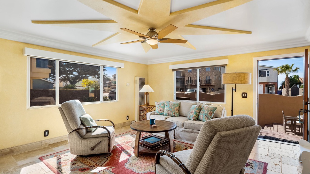 Photo of Livingroom in Silver Strand