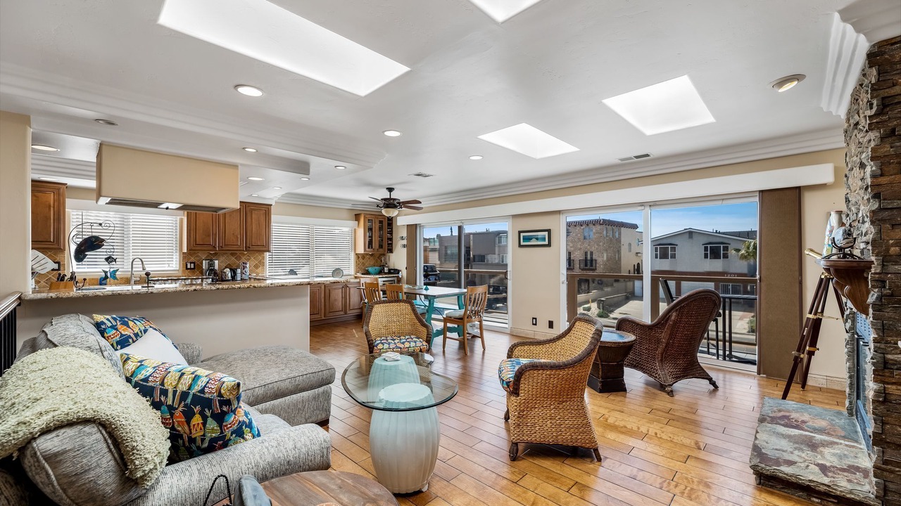 Photo of Livingroom in Silver Strand