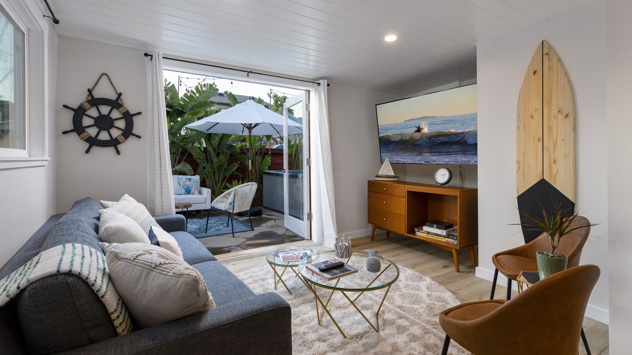 Photo of Livingroom in East Mesa