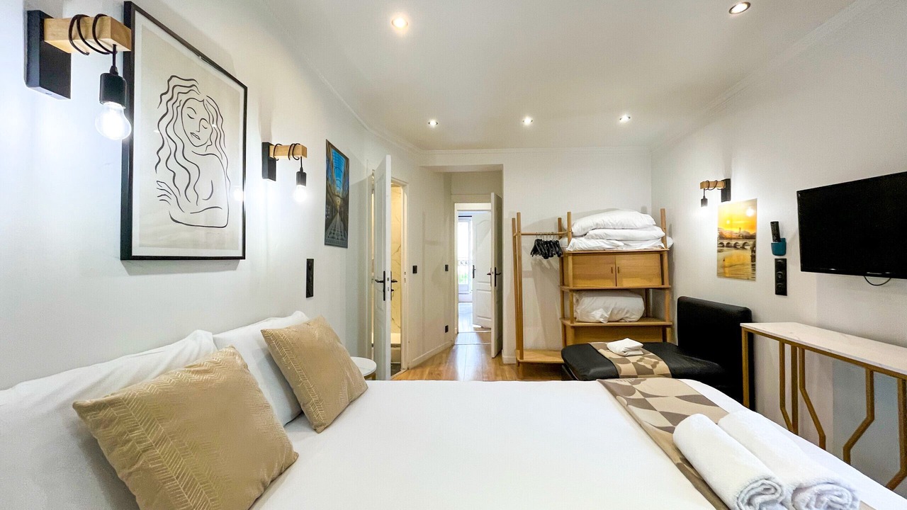 Photo of Bedroom in Vivienne