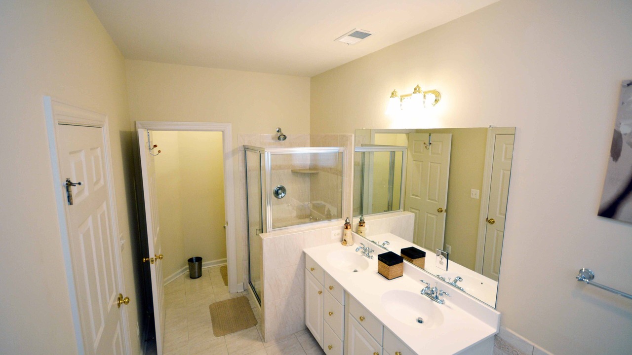 Photo of Bathroom in Sunset Island