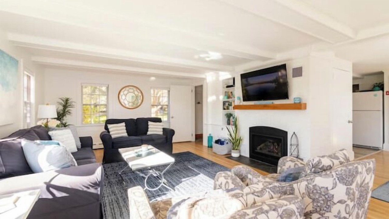 Photo of Livingroom in South Yarmouth