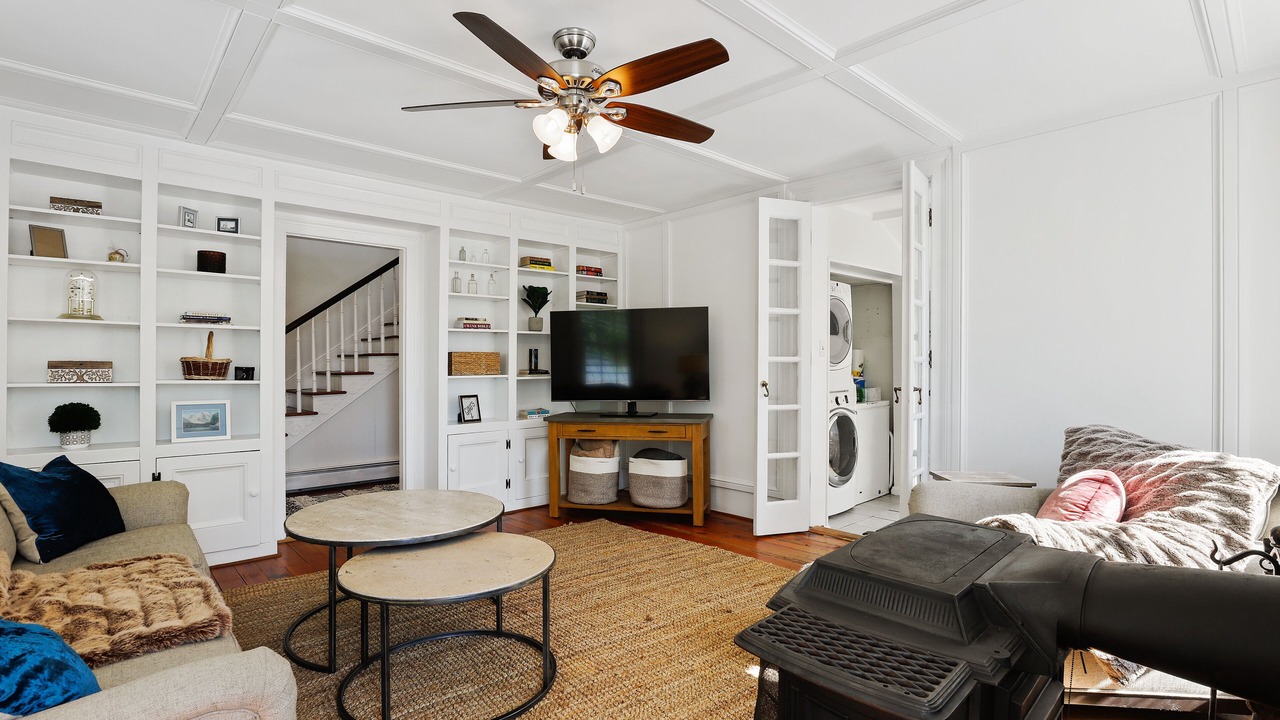 Photo of Livingroom in Bluemont