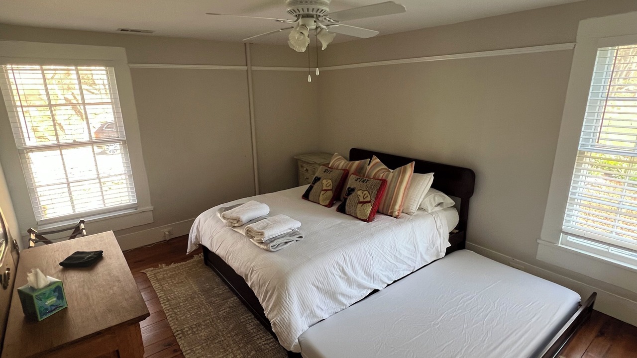 Photo of Bedroom in Bluemont