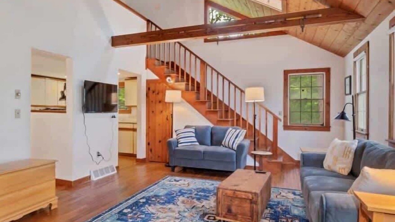 Photo of Livingroom in Brewster