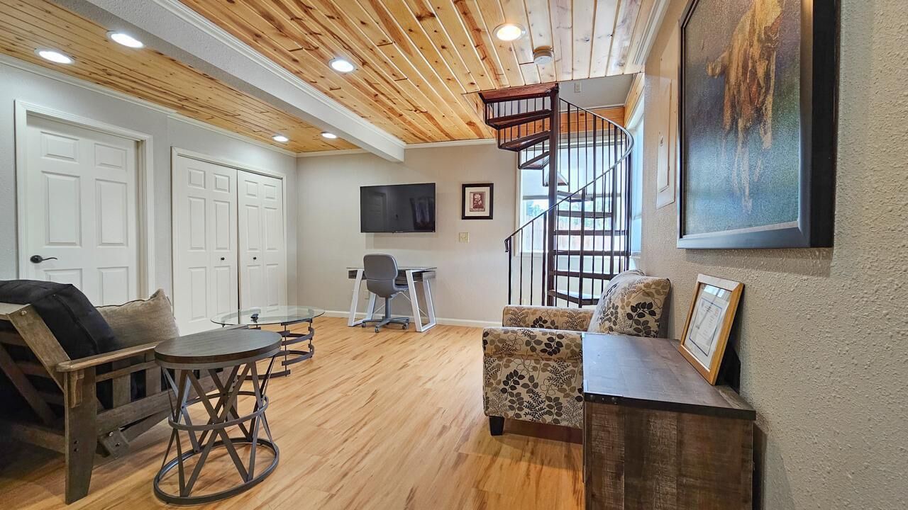 Photo of Livingroom in Hill City