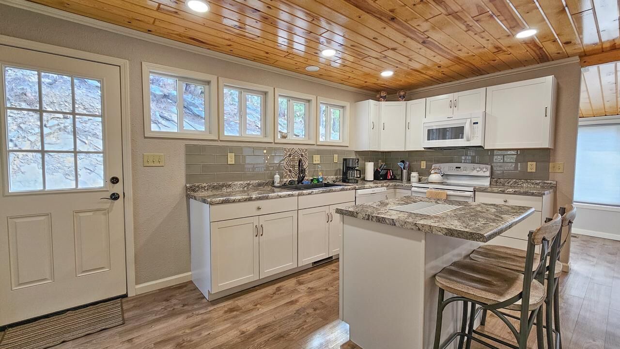 Photo of Kitchen in Hill City