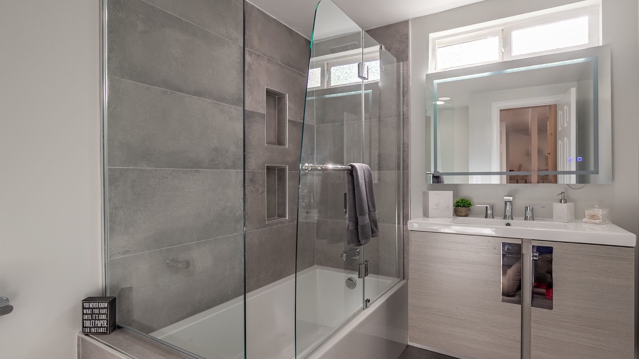 Photo of Bathroom in Woodland Hills