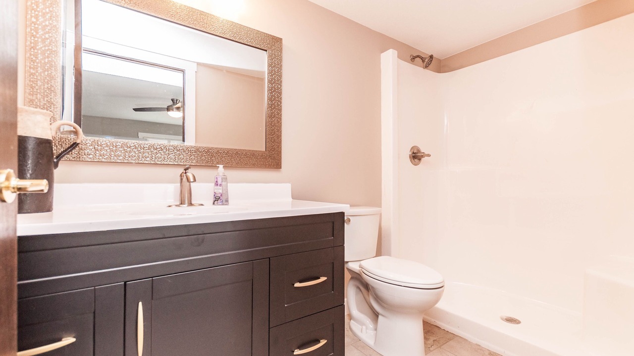 Photo of Bathroom in Kutzky Park