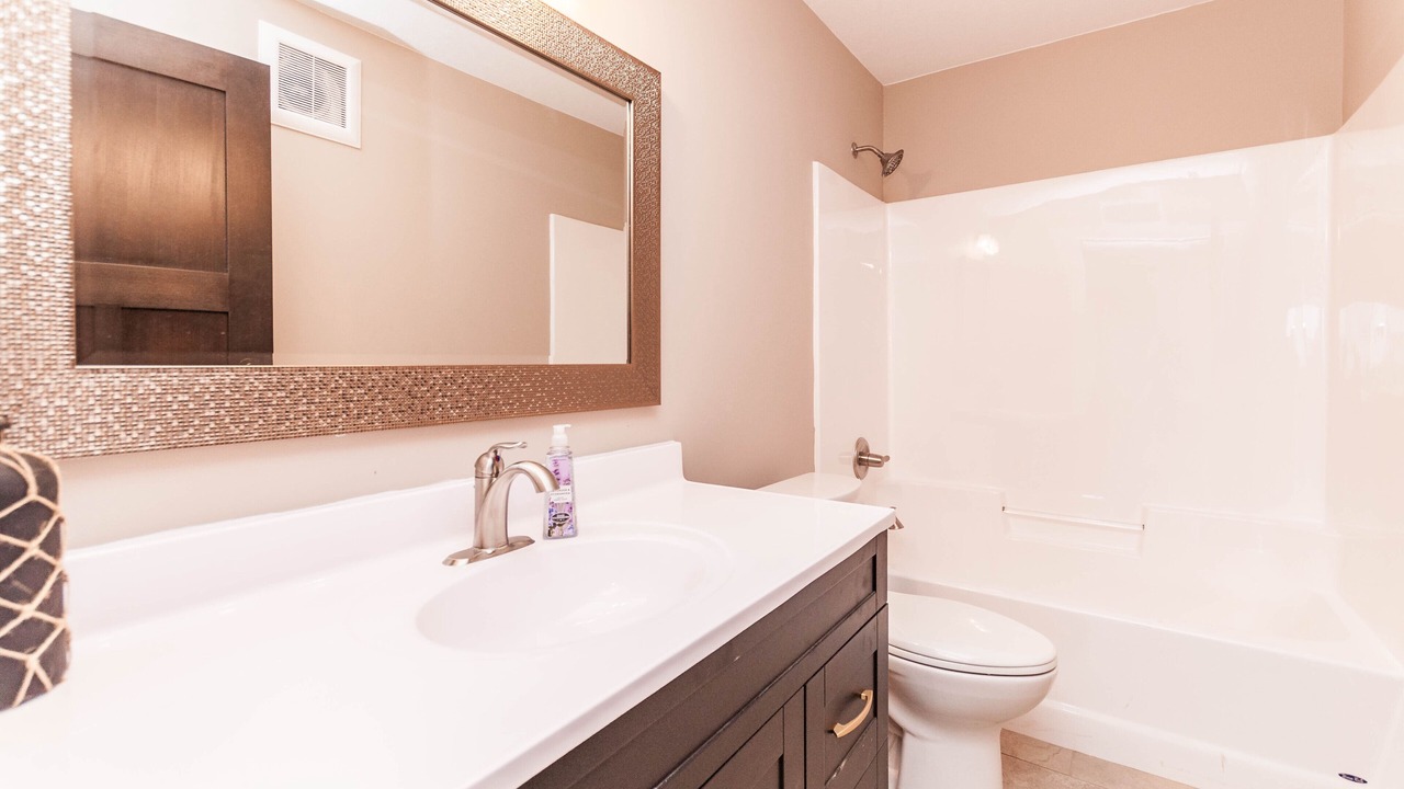 Photo of Bathroom in Kutzky Park