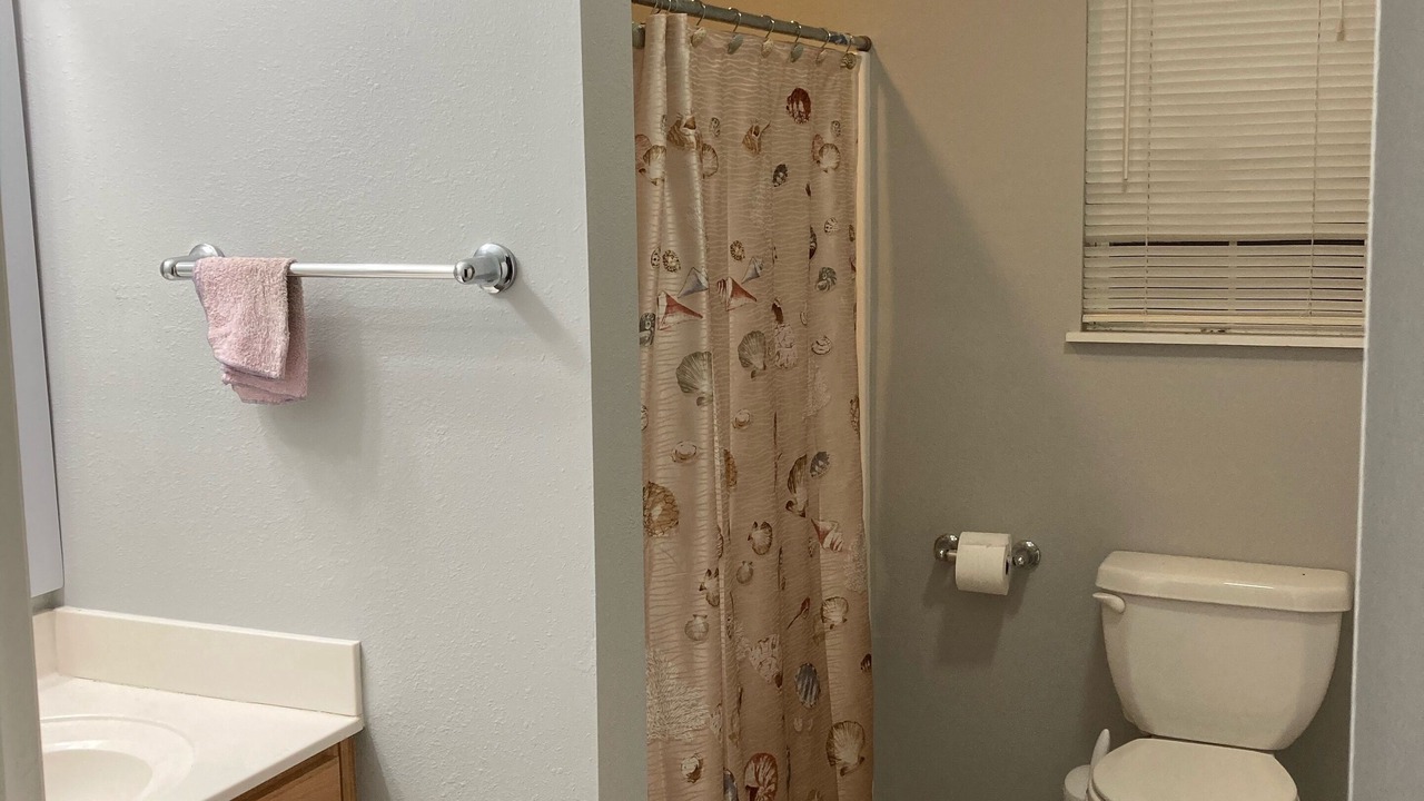 Photo of Bathroom in Shoreline Park
