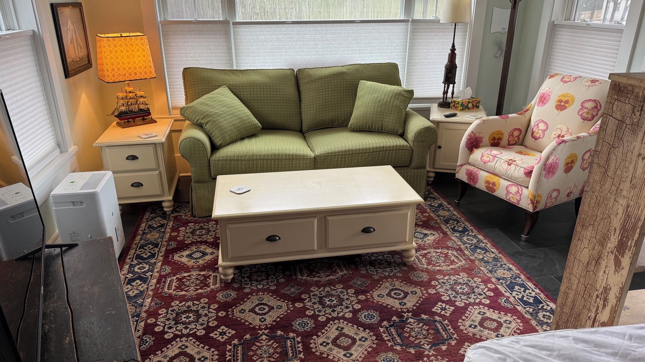 Photo of Livingroom in Shoreby Hill
