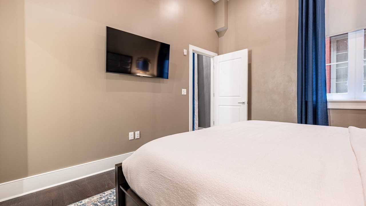 Photo of Bathroom in Arts/Warehouse District
