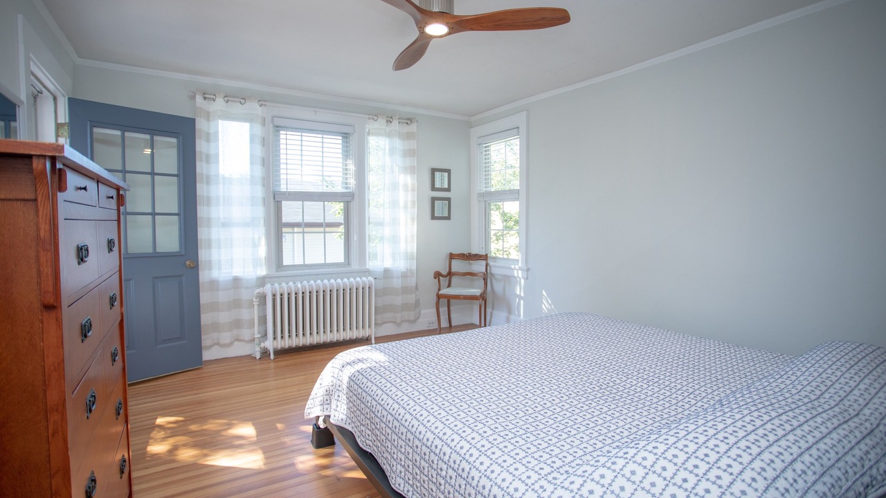 Photo of Bedroom in Top of the Hill