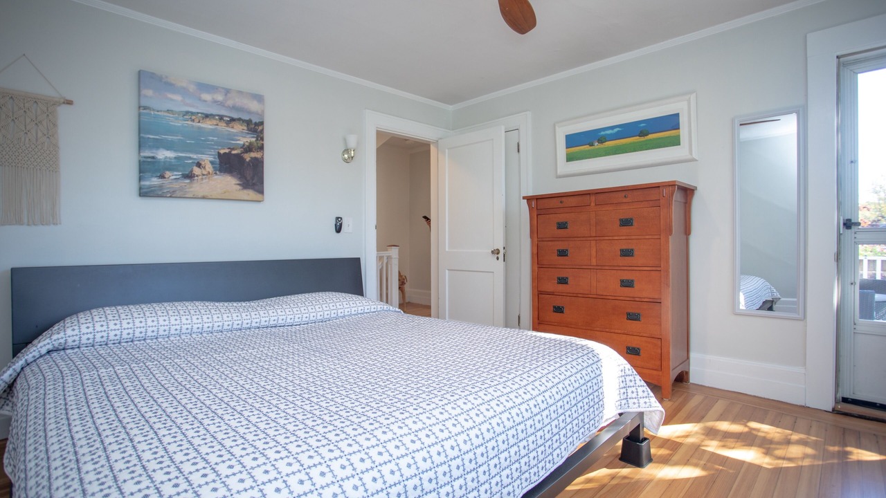 Photo of Bedroom in Top of the Hill