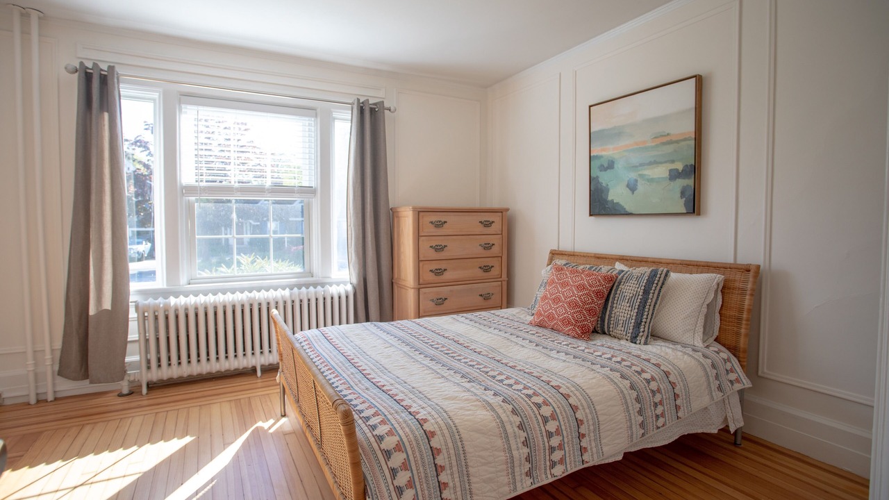 Photo of Bedroom in Top of the Hill